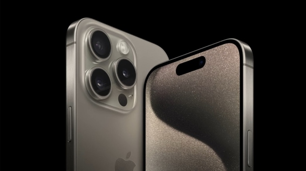 iPhone 15 Pro Max được thiết kế với khung viền bằng Titan